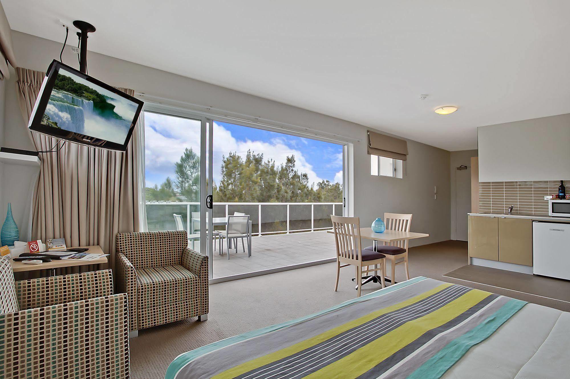 Quality Suites Pioneer Sands Wollongong Zewnętrze zdjęcie